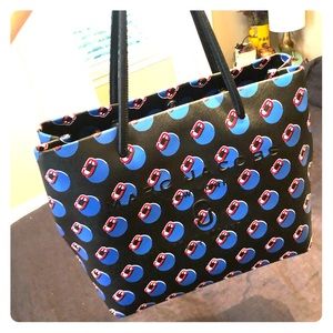 Marc Jacobs leather tote screaming logo bag!